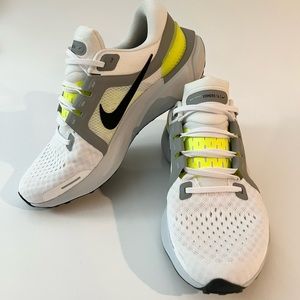 Nike Air Zoom Vomero 16 Mens size 7.5